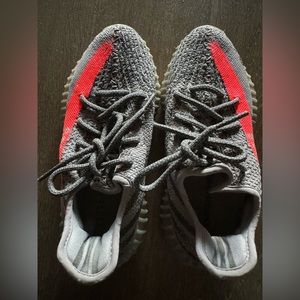 adidas Yeezy Boost 350 V2
Beluga Reflective
